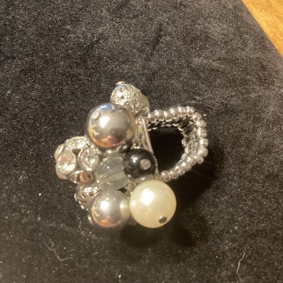 Adjustable Silvertone and Beads Ring - Picture 2 of 5